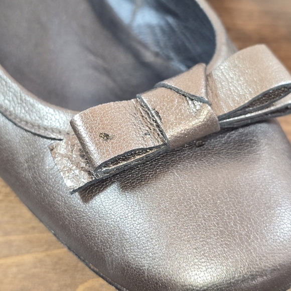 Stuart Weiztman Gold Metallic Block Heel Pumps Women's Size 9M - Picture 2 of 11